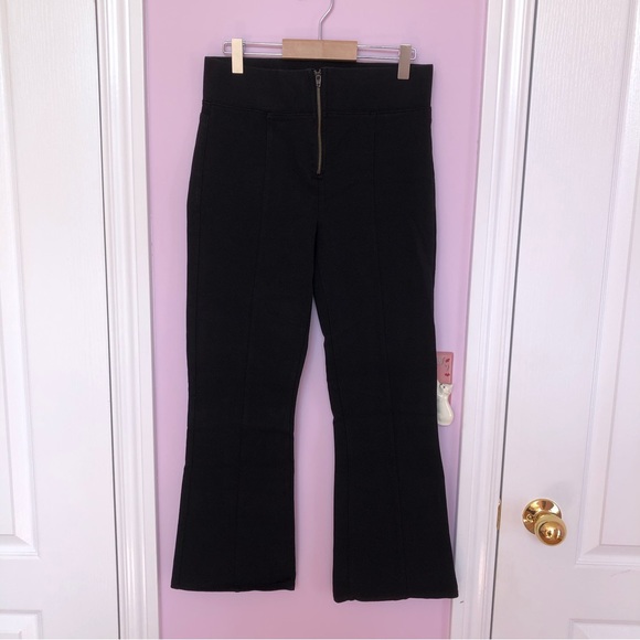 American Eagle Stretchy Black Cropped Flare Pants with Zipper - Picture 1 of 9